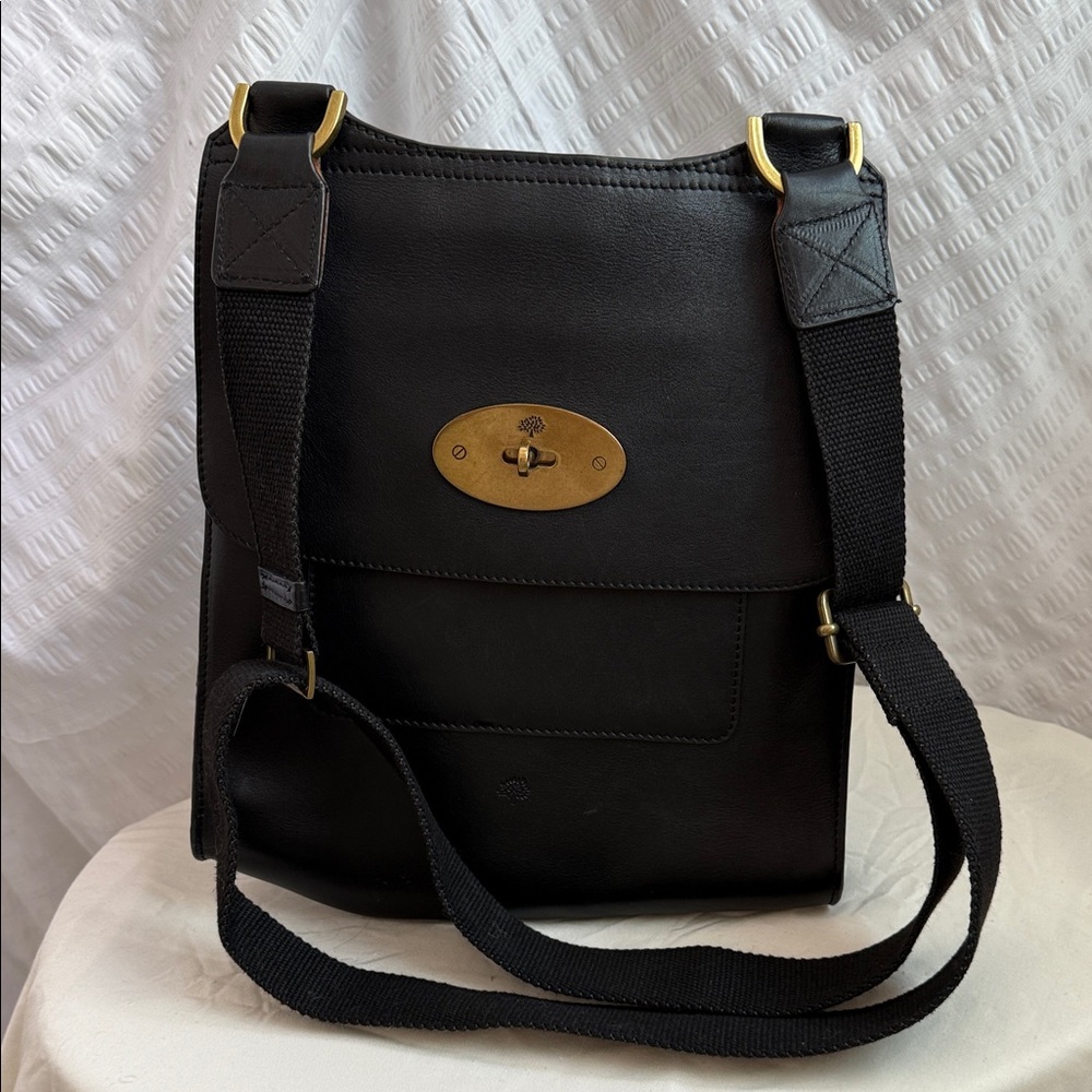 Mulberry Black leather Crossbody Bag with Gold Accents
